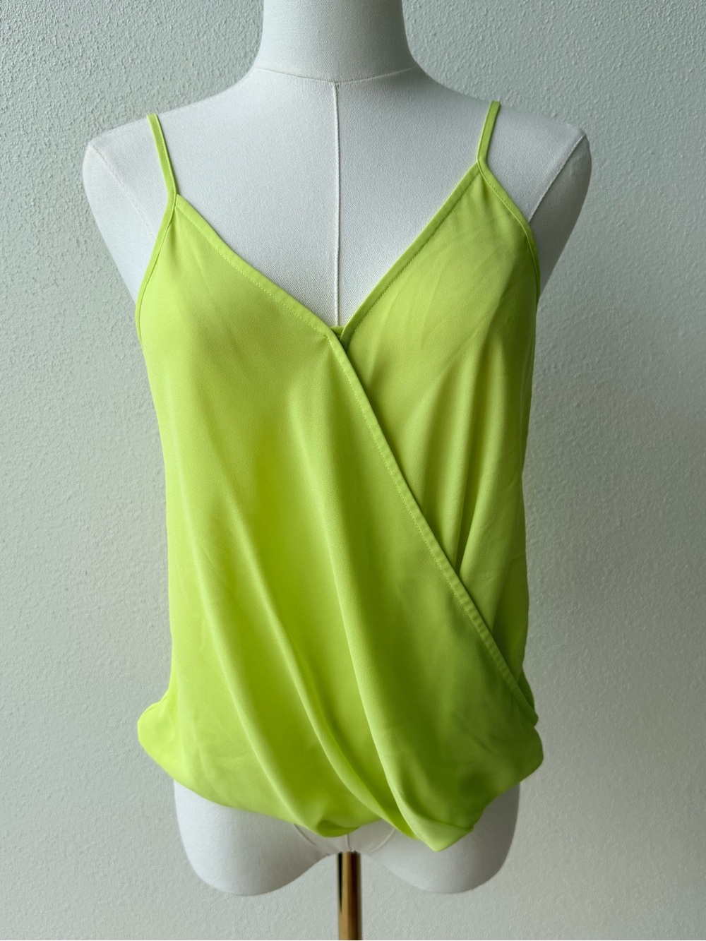 LUSH, XS, super cute v neck top w/ button closure, slightly longer in the back